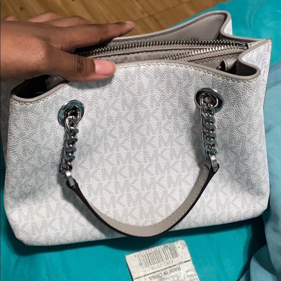 Michael Kors bag - Picture 3 of 3